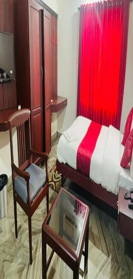 ** Hotel Redbell Suites Manjeri India